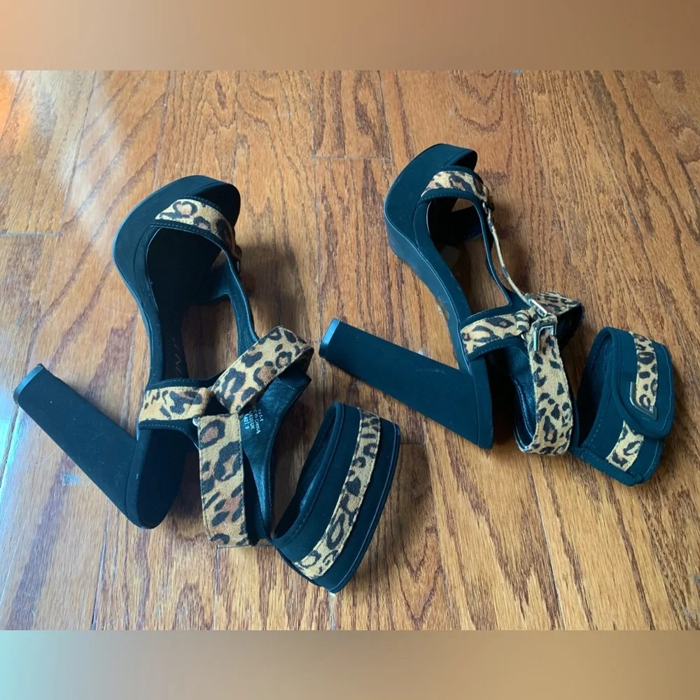 Mackinj gently used